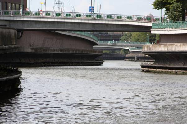 Bridges through Charleroi.jpg