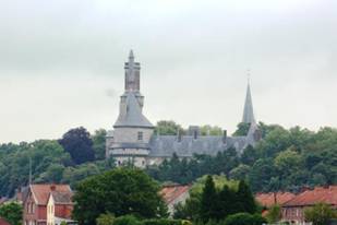 Chateau at Antoing on our approach.jpg