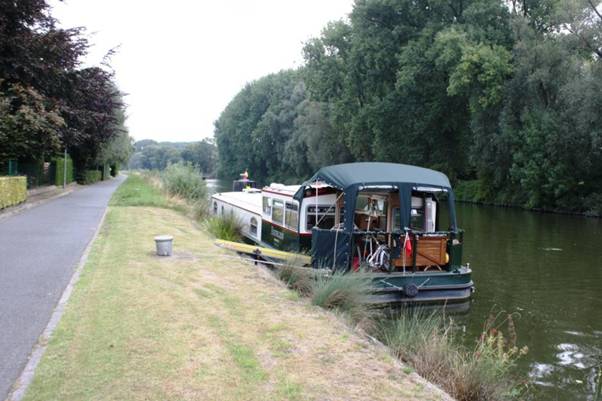 Endellion moored at Kortrijk past one-way.jpg