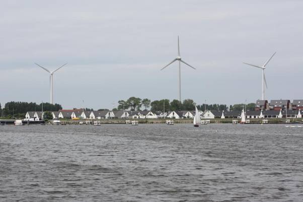 Wind turbines Spaabekken Basin.jpg