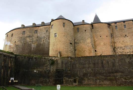 Fortified castle 6.jpg