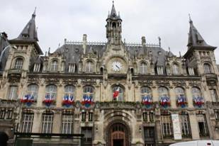 Hotel de Ville Meziers.jpg